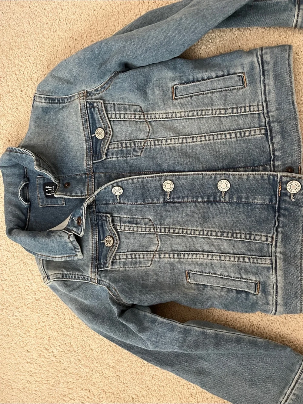 GAPKids size small (6/7) Medium Wash Blue Denim Jacket with Button Front
